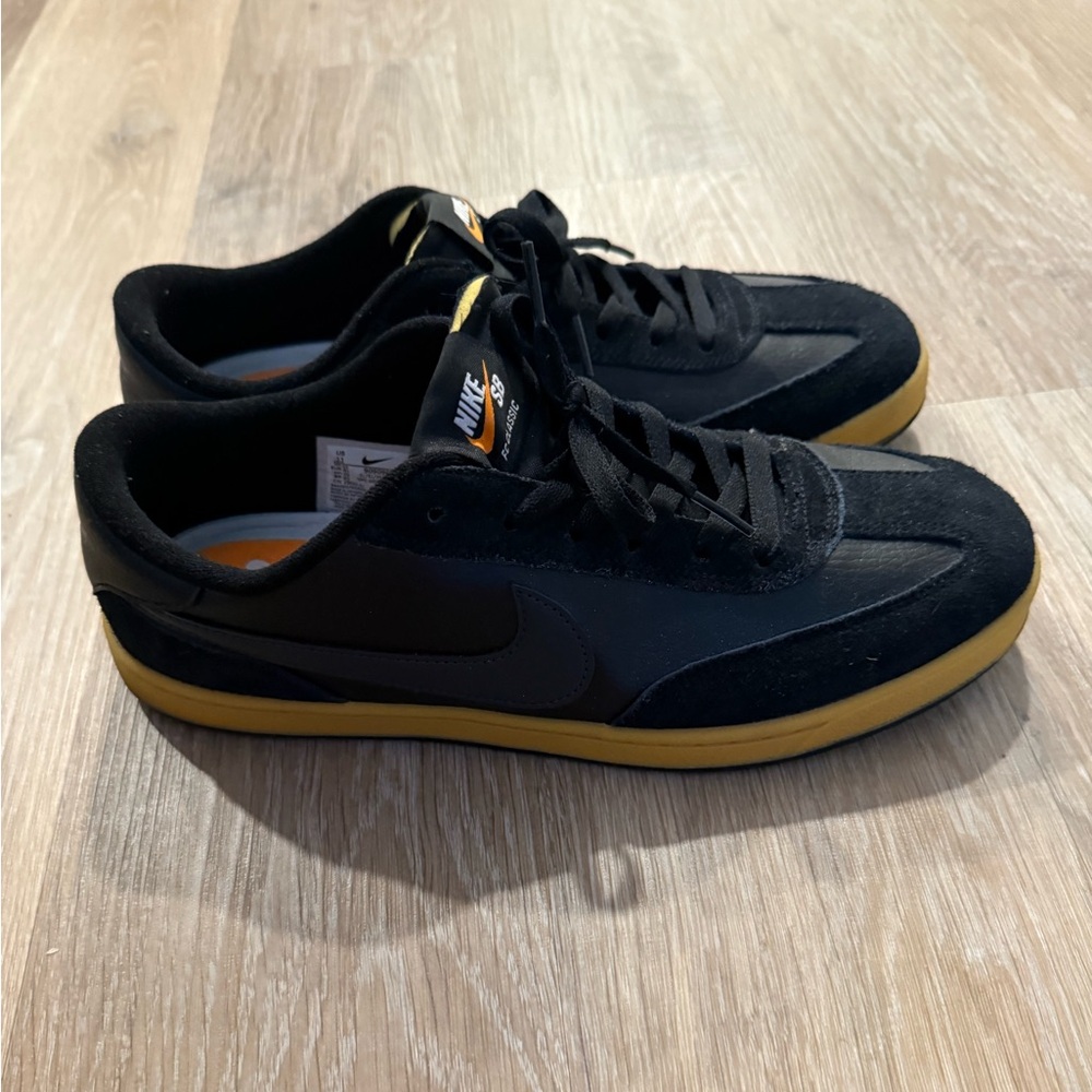 Nike SB FC Classic Black & Gum Skate Shoes size 11